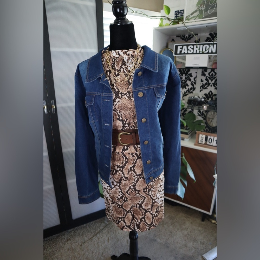 Animal Print Romper Fits more like 2-3x - Picture 3 of 6